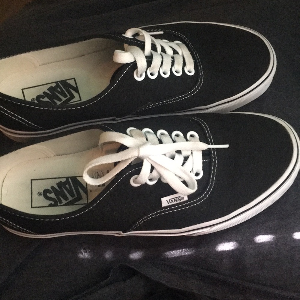 Canvas Authentic Vans